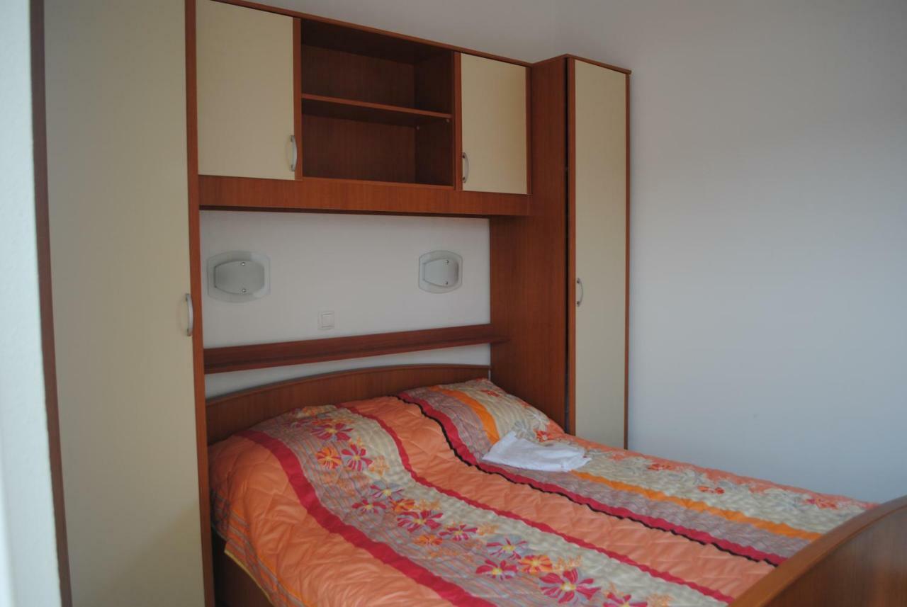 Ciovo Apartments 特罗吉尔 外观 照片