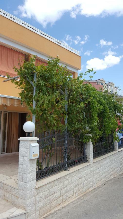 Ciovo Apartments 特罗吉尔 外观 照片